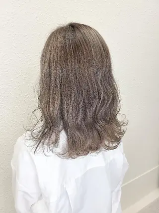 セミロング カラー ブリーチカラー🌈 嘉名 真樹のヘアスタイル