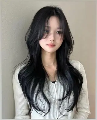 ロング ⭐︎レイヤーカット 深井朱莉⭐︎のヘアスタイル