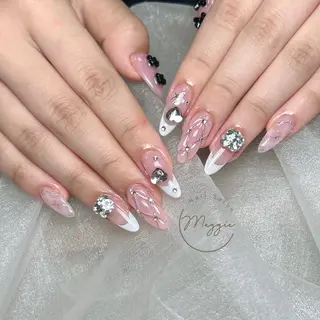 ネイル Maggie Nail🦩のネイルデザイン