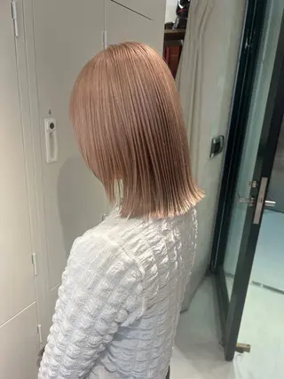 ミディアム ブリーチ/ウルフ ハッシュカット/石山のヘアスタイル