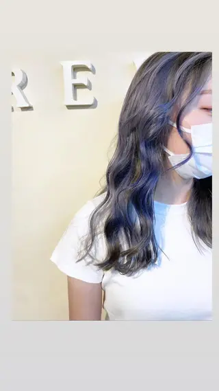 ロング 🌈8月末までシャ イン輝きハイトーン✨のヘアスタイル