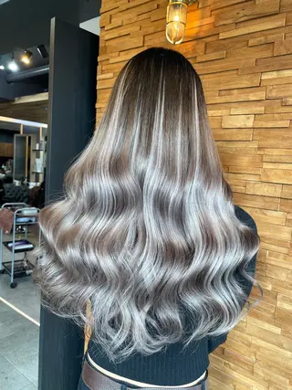 ロング シールエク/レイヤー カットHIROのヘアスタイル