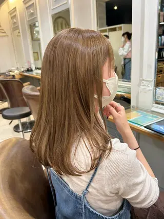 カラー moeka 表参道のヘアスタイル