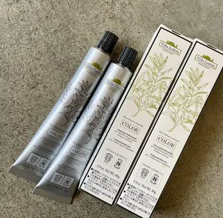 MOLLASALON 浅香山店所属・MOLLA 辻のヘアスタイル