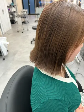 ミディアム 善財 康葵のヘアスタイル