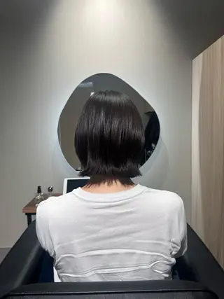 ショート NAVY 橋本心 縮毛矯正のヘアスタイル