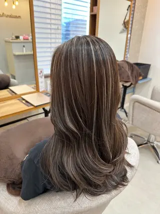 セミロング 村松陸斗 メテオカラーのヘアスタイル