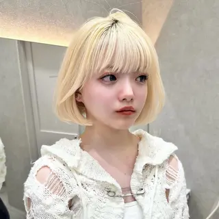 ショート カラー Lond Le'a /ハイトーンカラーのヘアスタイル