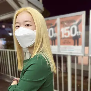 セミロング カラー 似合わせカット暖色 カラーhiyonaのヘアスタイル