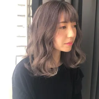 セミロング カラー ORIKA 美容室のヘアスタイル