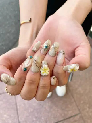 ネイル Ash関内ネイリスト 荒木晴香のネイルデザイン