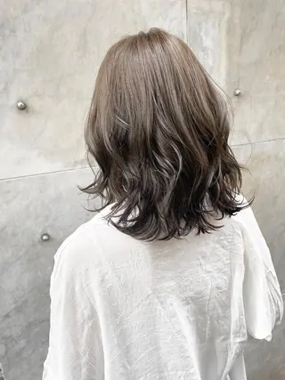 セミロング カラー JIL BLAN所属・JIL BLAN NAOのヘアスタイル