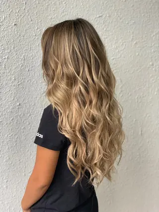 ロング エクステ専門店 Rのヘアスタイル