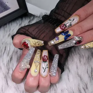 ネイル RUNWAY 　　の眉毛・アイブロウイメージ