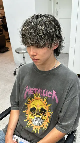 カラー パーマ メンズ fifth 安次富　泰雅のヘアスタイル
