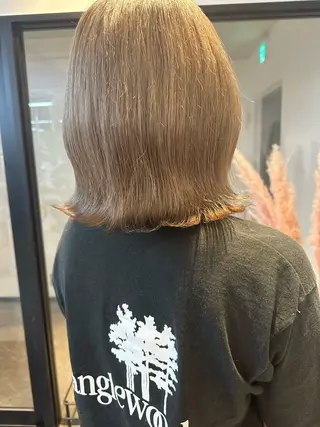 ミディアム カラー yuika .のヘアスタイル