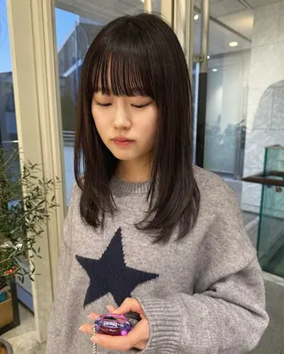 セミロング SHEA.所属・表参道SHEA Am i／レイヤーカットのヘアスタイル