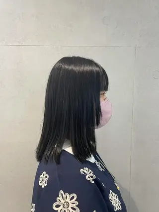ミディアム カラー IO イオリのヘアスタイル