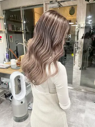 セミロング REDEAL SHIBUYA所属・maya/レイヤー カット/ミインパーマのヘアスタイル