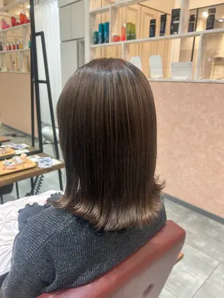 セミロング La Bless 大阪梅田所属・梅田 ミディアム ショートYUKINOのヘアスタイル