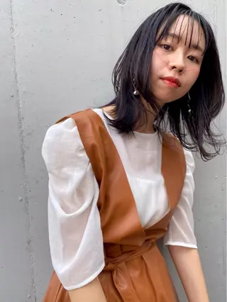 ミディアム irwi/イルウィ所属・miku🎀門前仲町 ブリーチ・レイヤーのヘアスタイル