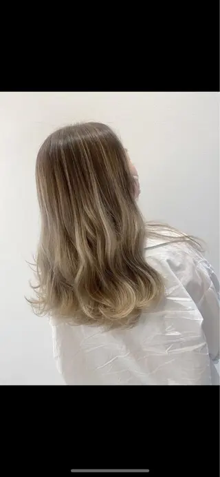 セミロング ハイトーン特化サロン 🍑momo🍑のヘアスタイル