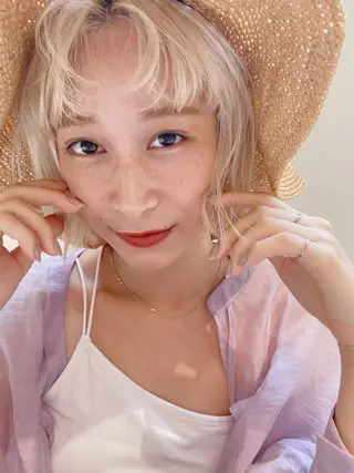 ショート カラー 顔周りレイヤー/韓国 ブリーチminamiのヘアスタイル