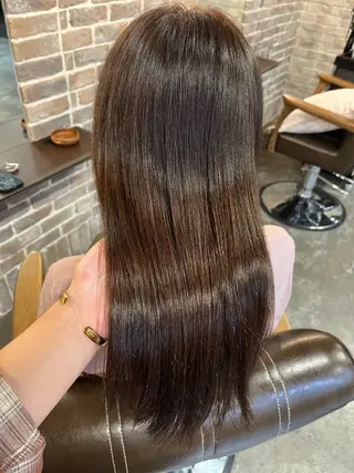 ミディアム ACROあべの店所属・ブリーチ/縮毛矯正 モデル/徳田真緒のヘアスタイル