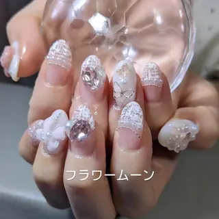 ネイル フラワー ムーンのネイルデザイン