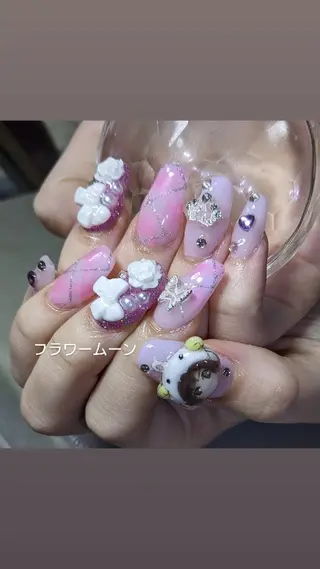 ネイル フラワー ムーンのネイルデザイン