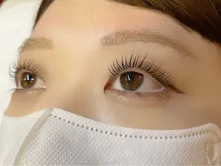 マツエク・マツパ Gluck所属・ユリ|韓国風|束感| まつパ|まつエク|眉のマツエク・マツパデザイン