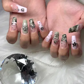 ネイル enüa Ainaのネイルデザイン