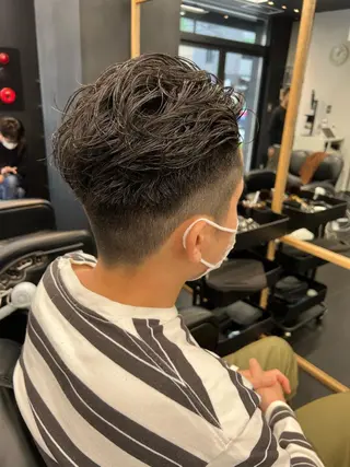 ショート ラヴィザバーバー所属・メンズカット オカムラリョウのヘアスタイル