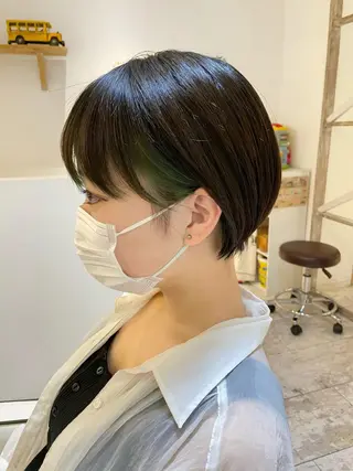 ショート カラー esse大阪茶屋町店所属・レイヤーカット 新井田陽寿のヘアスタイル