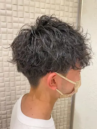 ショート 新宿メンズパーマ ヨモギダのヘアスタイル