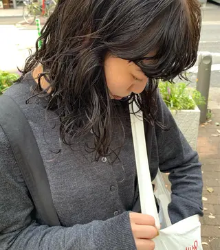 ミディアム カラー 岡あかね🍐 透明感カラーのヘアスタイル