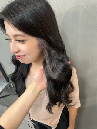 ロング カラー TNB TOKYO所属・Insta 指名 No.1KURUMIのヘアスタイル