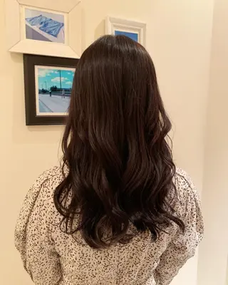 ロング カラー 青山 莉奈のヘアスタイル