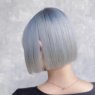ショート カラー 入江 允のヘアスタイル