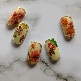 ネイル ナリタ・ マミのネイルデザイン