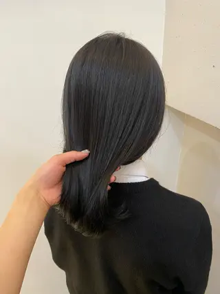 カラー moeka 表参道のヘアスタイル