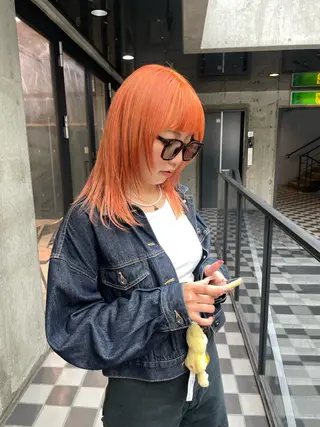 セミロング 🫧ハイライトカラー 🫧 𝓜𝓘𝓤のヘアスタイル