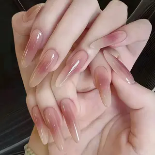 ネイル MIUMIUOOTSUKA所属・艾 琳（Aileen)のネイルデザイン