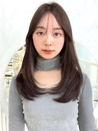 セミロング レイヤーカット/ 顔まわり/アオイのヘアスタイル