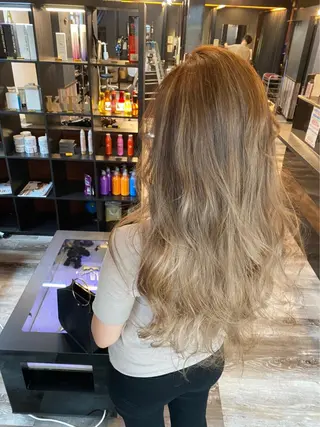 ロング KIRA スズキ タクヤ/店長のヘアスタイル