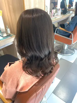 ミディアム カラー 青沼夏未/オリーブ/ 寒色カラーのヘアスタイル