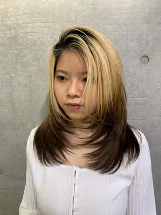 セミロング THE./ブリーチ 透感カラー/髪質改善のヘアスタイル