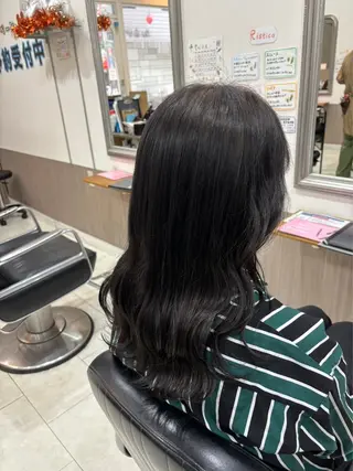 セミロング カラー 堀川 希歩のヘアスタイル