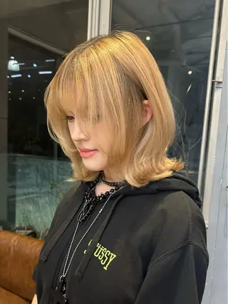 ミディアム 🎀艶ハイトーン特化 セナ🎀のヘアスタイル