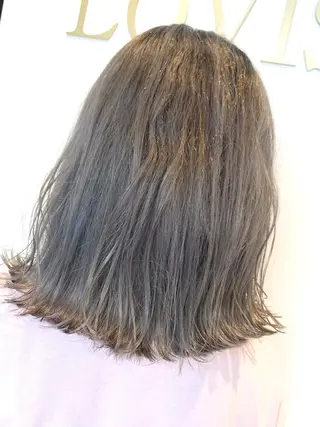 ミディアム 倉林隆一🐈 ダブルカラー/艶髪のヘアスタイル